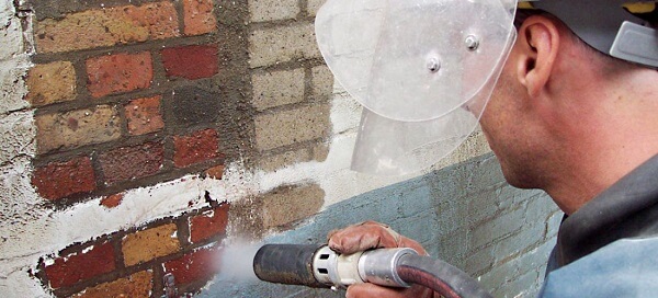 Sablage à la brique: sablage au nettoyage des murs et des façades en brique
